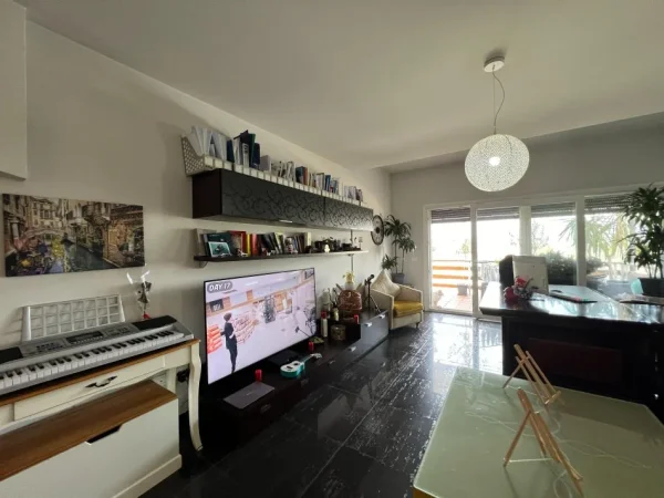 Shqiperi, jepet me qera apartament 2+1+Ballkon , 90 m² 1.500 € (Long Hill Residence)