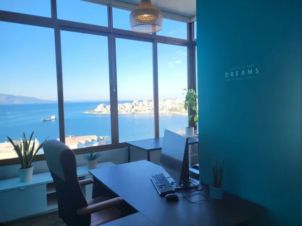 Sarande, jap me qera zyre Kati 1, 61 m² 1.300 € (Rruga Gjergj araniti ( rruga 5 ))