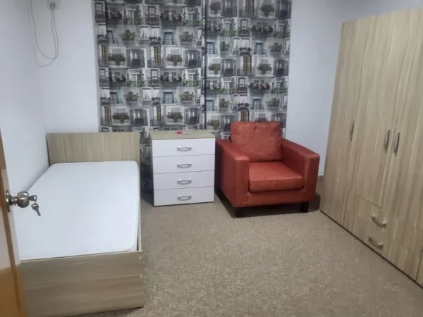 Tirane, jepet me qera apartament 2+1 Kati 4, 85 m² 600 € (Qender)