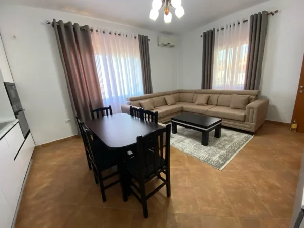 Tirane, jepet me qera apartament 2+1 Kati 3, 96 m² 600 € (Apartament me Qera 2+1+2 - Shkoze, Tirane (VR007))