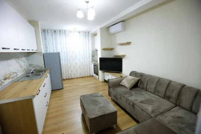 Tirane, jepet me qera apartament 1+1 Kati 1, 500 € (Apartament me Qera 1+1 - Rr e Kosovareve, Tirane (VR007))