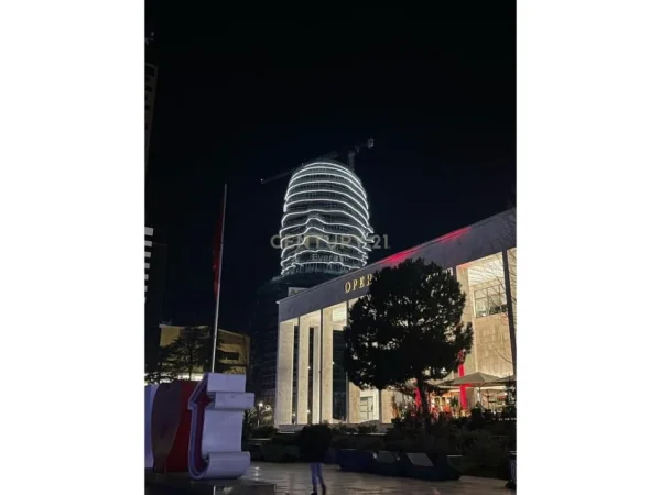 Tirane, shes apartament 3+1+2+VERANDE , 176 m² 869.000 € (Sheshi Skerderbej Qender)