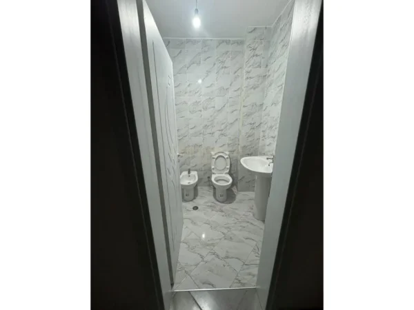 Tirane, shes apartament 2+1+2 , 124 m² 180.000 € (Kopshti Botanik)