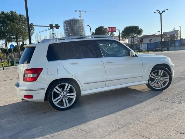 Tirane, shes SUV | Fuoristrad | Xhip Mercedes Benz GLK 220 Nafte, e bardhë automatik Kondicioner 219.000 km 10.899 €