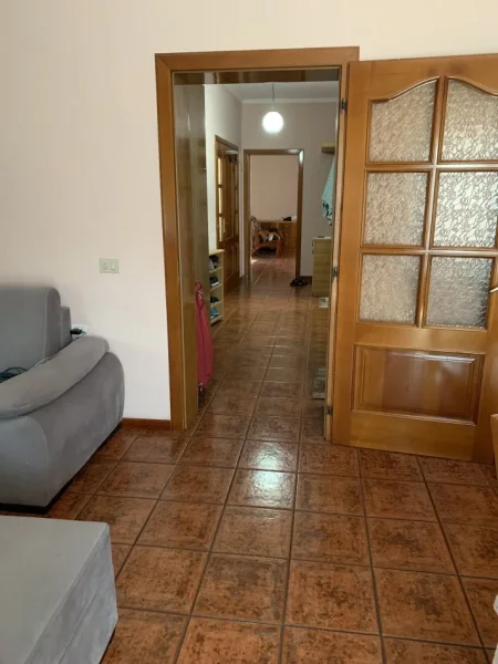Tirane, jepet me qera apartament 2+1+Aneks+Ballkon Kati 2, 90 m² 450 €