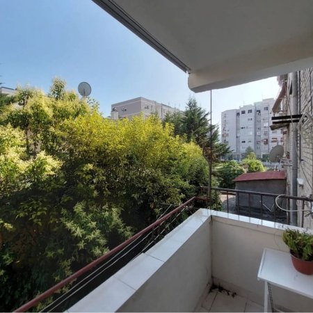 Tirane, jepet me qera apartament 1+1+Ballkon Kati 3, 60 m² 500 € 