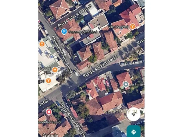 Tirane, shes Vile , 345 m² 800.000 € (Rruga e Dibres)