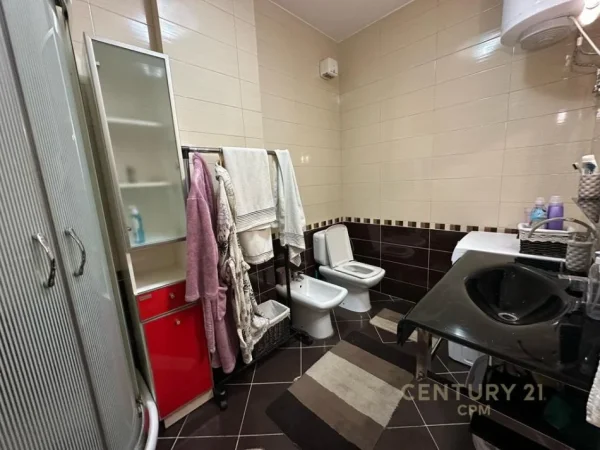 Tirane, jap me qera apartament 2+1+Post Parkimi+Ballkon , 112 m² 1.200 € (Kopeshti Botanik)