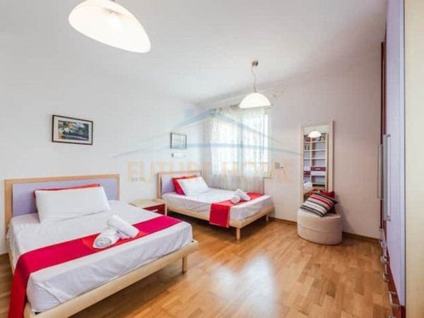 Durres, shitet apartament duplex 3+1+Aneks+Ballkon Kati 8, 295 m² 360.000 € (Qendër, Durres)