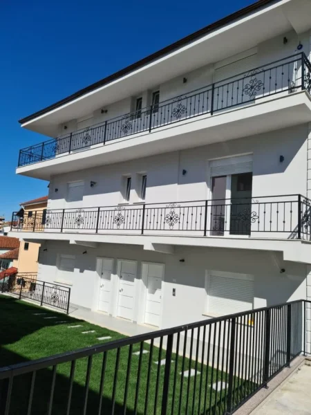 Tirane, shitet Vile , 405 m² 730.000 € (shkoze)