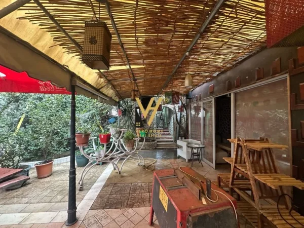 Tirane, jepet me qera bar-resorant Kati 1, 500 m² 3.000 € (RRETHI I SHKOZES)