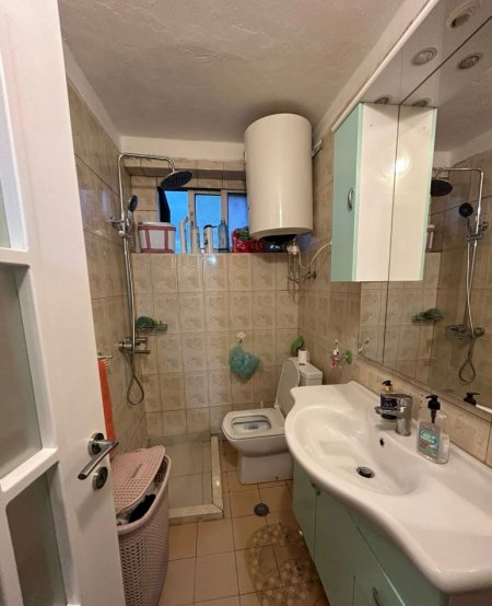 Tirane, jepet me qera apartament 2+1 Kati 5, 68 m² 500 € (Ish Restorant Durresi)