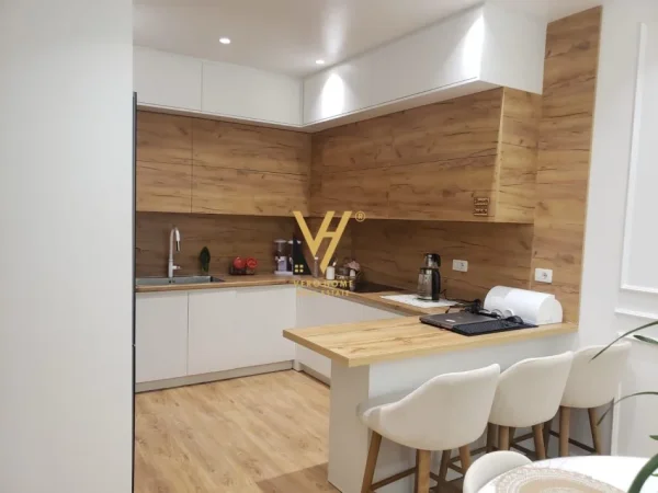 Tirane, shitet apartament 2+1+Ballkon Kati 1, 118 m² 250.000 € (ASTIR KOMPLEKSI OASIS)