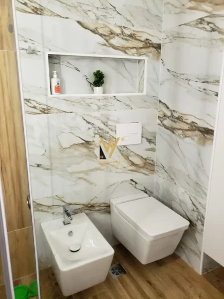 Tirane, shitet apartament 2+1+Ballkon Kati 1, 118 m² 250.000 € (ASTIR KOMPLEKSI OASIS)