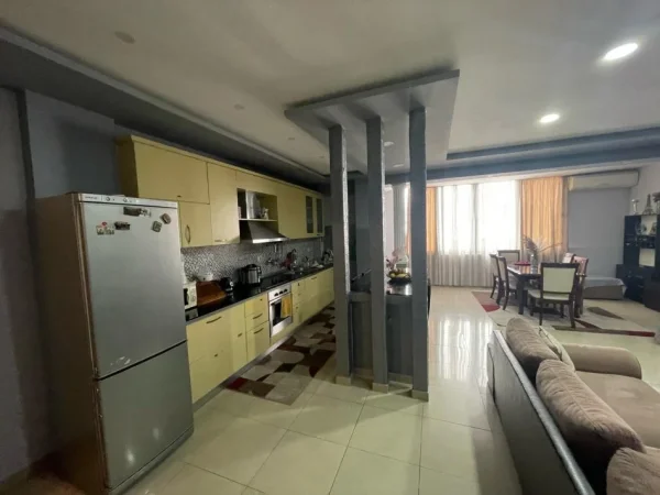 Tirane, shitet apartament 3+1+Ballkon Kati 8, 114 m² 211.000 € (Bulevardi i ri, Astir/Yzberisht)