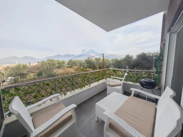 Tirane, shes apartament 2+1+Ballkon Kati 1, 111 m² 275.000 € (LIQENI THATE)