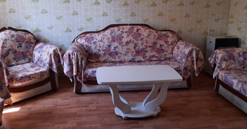 Tirane, jepet me qera apartament 2+1 Kati 3, 350 € (Shkolla e Bashkuar. poliklinika 10)