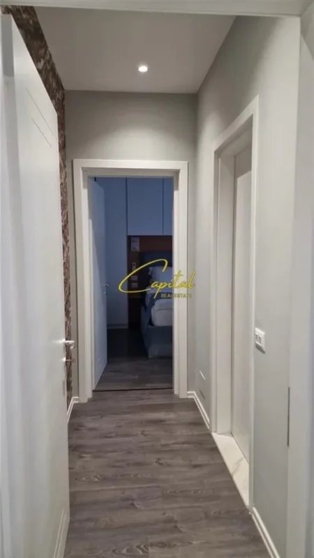 Tirane, jepet me qera apartament 1+1 Kati 2, 70 m² 1.200 € (RRUGA E KAVAJES)