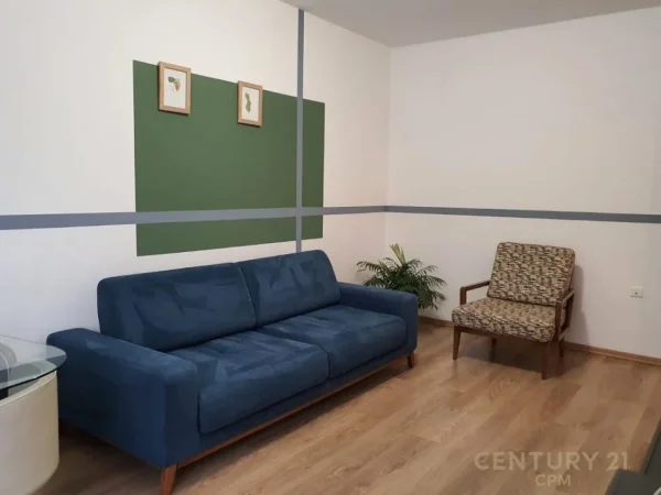 Tirane, jepet me qera apartament 1+1+Ballkon Kati 2, 48 m² 650 € (Pallatet Agimi)
