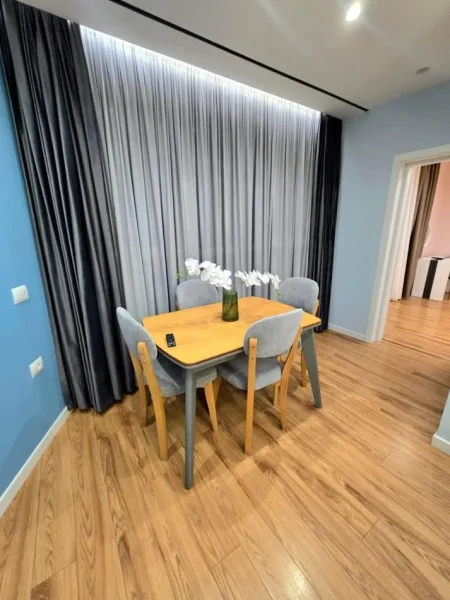 Tirane, jepet me qera apartament 2+1 Kati 3, 120 m² 650 € (Liqeni i Thate)