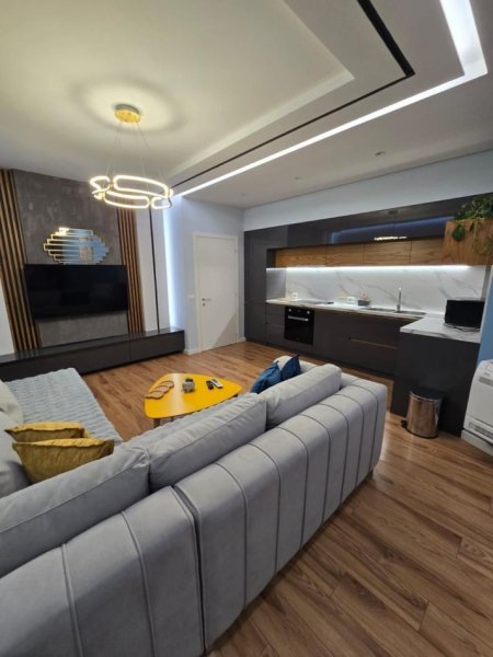 Tirane, jepet me qera apartament 2+1 Kati 3, 120 m² 650 € (Liqeni i Thate)