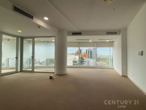 Tirane, jepet me qera ambjent biznesi Kati 6, 658 m² 13.000 € (Rruga e Elbasanit)