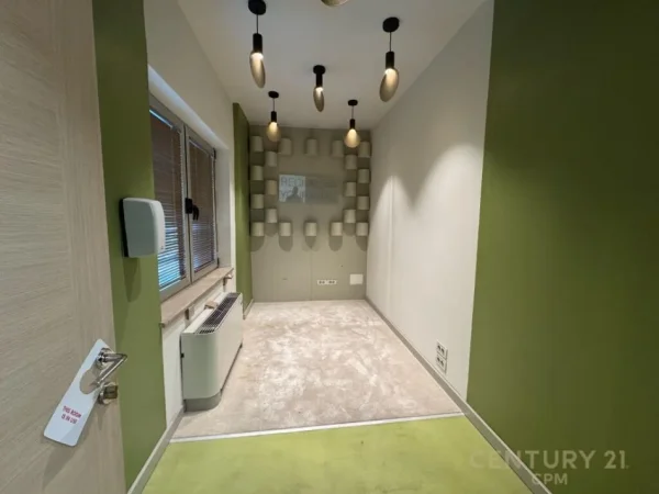 Tirane, jepet me qera ambjent biznesi Kati 6, 658 m² 13.000 € (Rruga e Elbasanit)