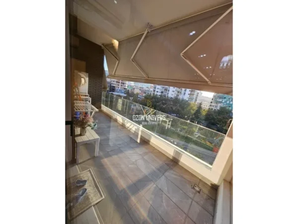 Tirane, jepet me qera apartament 1+1+Ballkon Kati 3, 73 m² 800 € (Kompleksi Deliorgji)