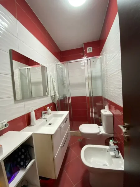 Tirane, shitet apartament 2+1+Ballkon Kati 5, 102 m² 160.000 € (Astir)