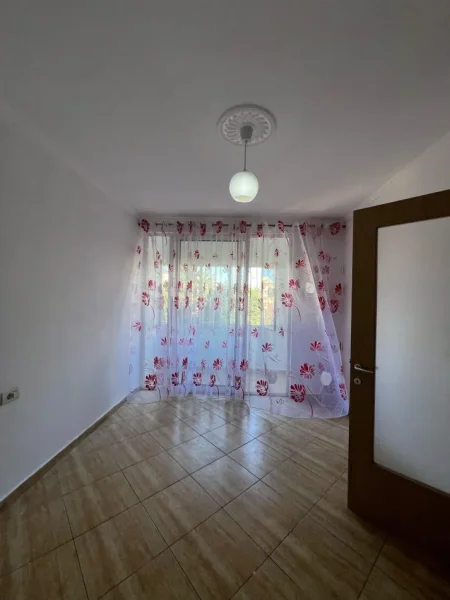 Tirane, shitet apartament 1+1+Ballkon Kati 2, 79 m² 89.000 € (Fresk)