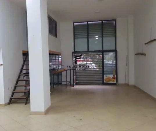 Tirane, shitet dyqan Kati 0, 99 m² 139.000 € (YZBERISHT)