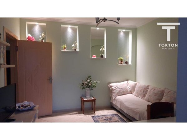 Tirane, jepet me qera apartament 2+1 Kati 4, 89 m² 450 € (Fresk) TT1937