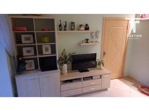Tirane, jepet me qera apartament 2+1 Kati 4, 89 m² 450 € (Fresk) TT1937
