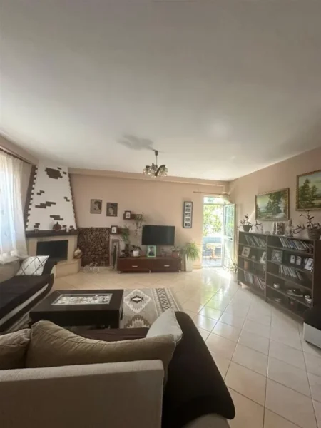 Tirane, shitet Vile 2 Katshe Kati 2, 465 m² 220.000 € (Misto Mame)