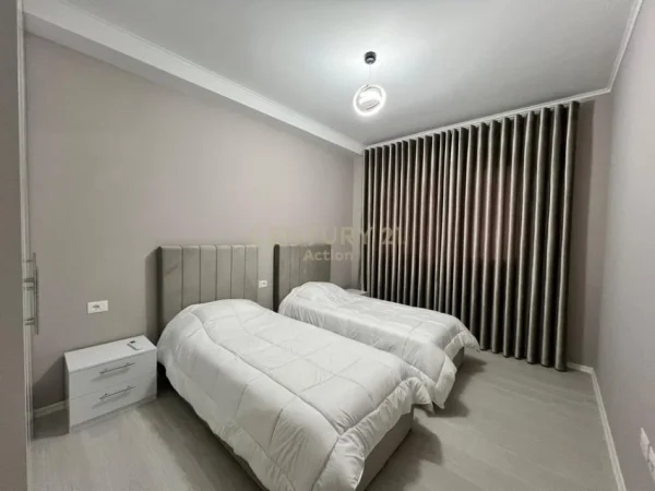 Tirane, jepet me qera apartament 2+1 Kati 2, 90 m² 750 € (rruga javer malo)