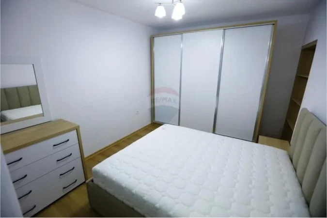Tirane, jepet me qera apartament 1+1+Aneks+Ballkon Kati 1, 55 m² 500 € (Stadiumi Dinamo)