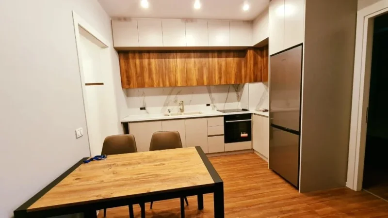 Tirane, jepet me qera apartament 1+1+Ballkon Kati 2, 68 m² 450 € (Sauk)