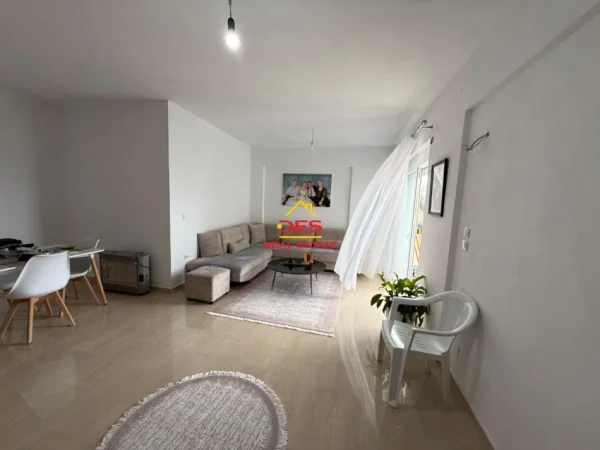 Vlore, shitet apartament 2+1+Ballkon Kati 2, 102 m² (Rruga Petro Marko)