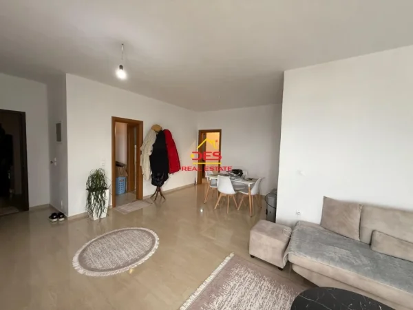 Vlore, shitet apartament 2+1+Ballkon Kati 2, 102 m² (Rruga Petro Marko)