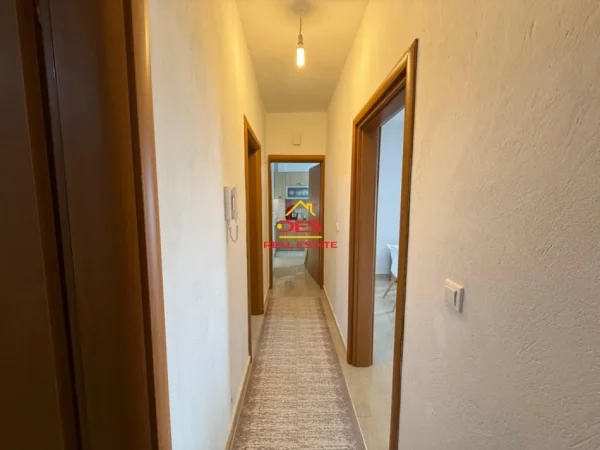Vlore, shitet apartament 2+1+Ballkon Kati 2, 102 m² (Rruga Petro Marko)