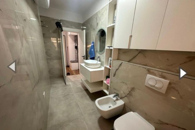 Tirane, jepet me qera apartament 2+1 Kati 4, 100 m² 1.000 € (Rruga Fuat Toptani)