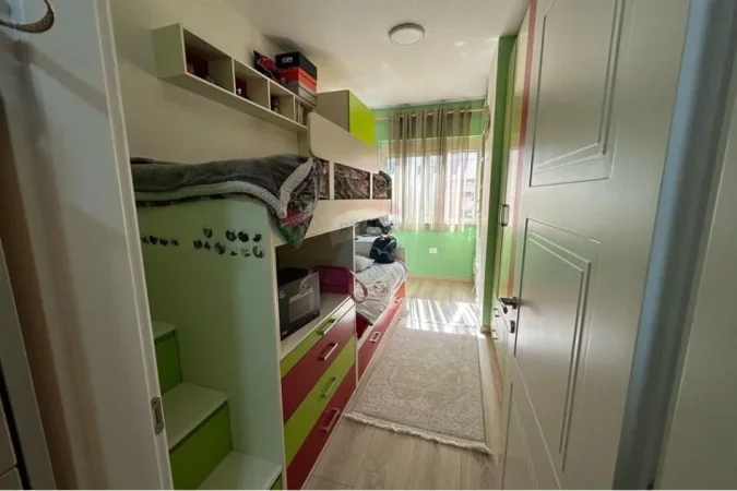 Tirane, jepet me qera apartament 2+1+Ballkon Kati 4, 95 m² 550 € (Rruga Teodor Keko)