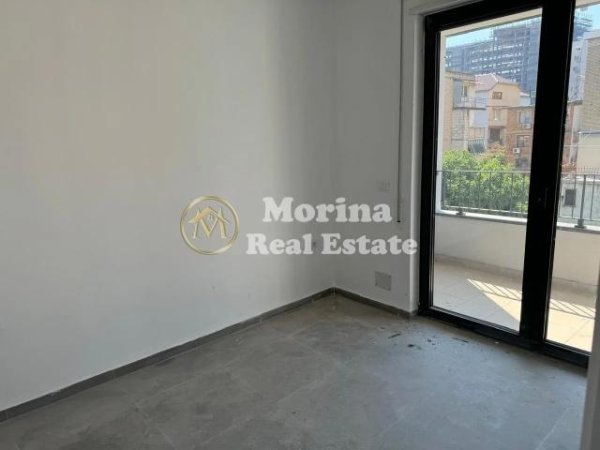 Tirane, jepet me qera ambjent biznesi Kati 2, 110 m² 800 € (Rruga Qemal Stafa)