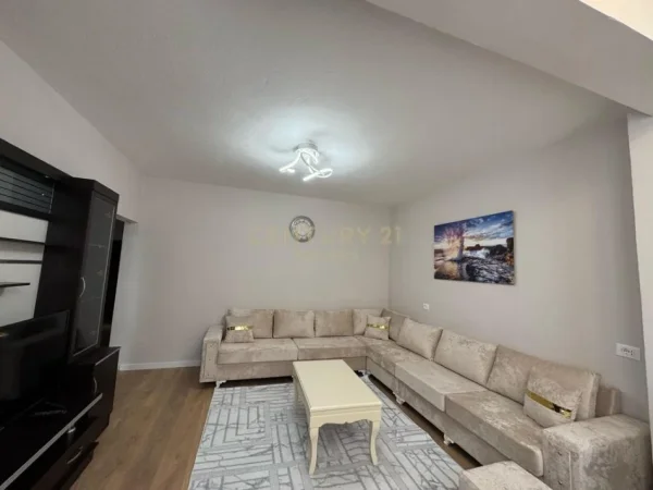 Tirane, shitet apartament 2+1 Kati 2, 81 m² 184.000 € (rruga e Dibres)