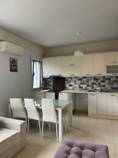 Tirane, jepet me qera apartament 2+1+Ballkon Kati 6, 100 m² 500 € (Rruga 5 Maj , Concord Center)