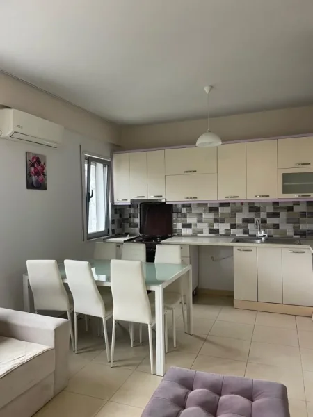 Tirane, jepet me qera apartament 2+1+Ballkon Kati 6, 100 m² 500 € (Rruga 5 Maj , Concord Center)