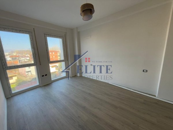 Tirane, jepet me qera apartament 2+1+Ballkon Kati 2, 123 m² 550 € (Fundi i Bulevardit te Ri)