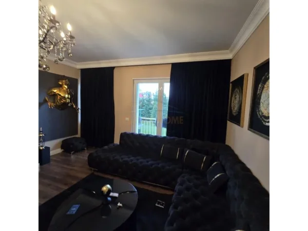 Tirane, shes 2+1+Ballkon Kati 1, 94 m² 330.000 € (TEG)