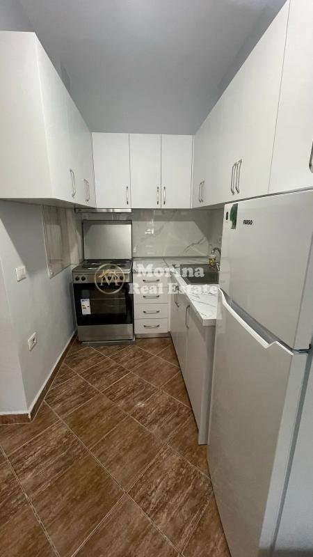Tirane, jepet me qera apartament 1+1 Kati 3, 65 m² 350 € (Fresku)