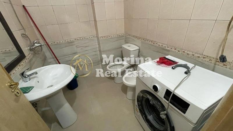 Tirane, jepet me qera apartament 1+1 Kati 3, 65 m² 350 € (Fresku)